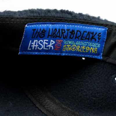 5panel-sherpa-the-heartbreak-black-navy-detail-1.jpg