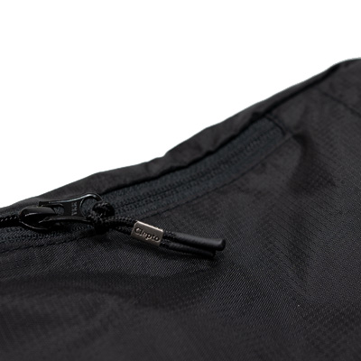 Hipbag-tap-m-black-detail2.jpg