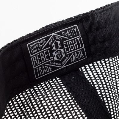 LOGO-SCRIPT-TRUCKER-CAP-BLACK-detail2.jpg