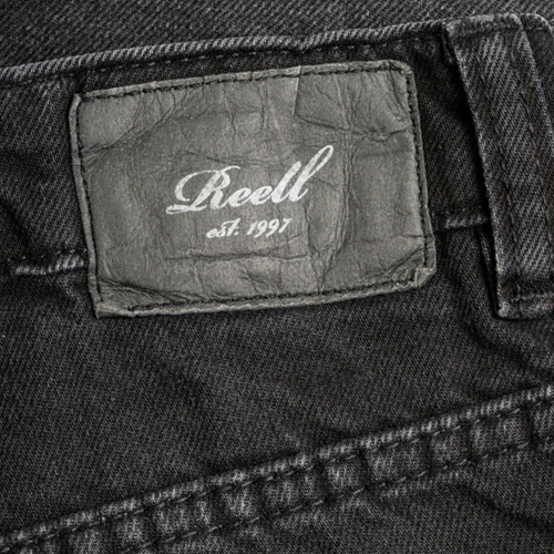 Reell-jeans-shorts-rafter-3-black-washed-5.jpg
