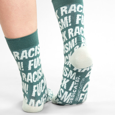 Socken-sigtuna-fuck-racism-pattern-forestgreen-2.jpg