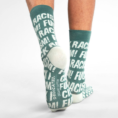 Socken-sigtuna-fuck-racism-pattern-forestgreen-4.jpg