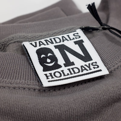 Sweater-boxlogo-grey-detail1.jpg