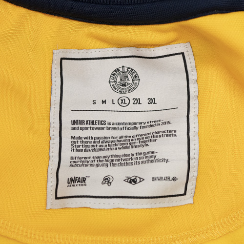 Team-tracktop-yellow-detail-1.jpg