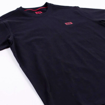 Tshirt-classic-minilogo-black-03.jpg