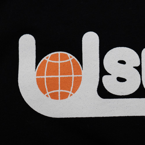 Tshirt-global-black-detail-2.jpg