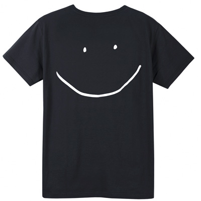 Tshirt-mega-happy-backprint-black-4.jpg