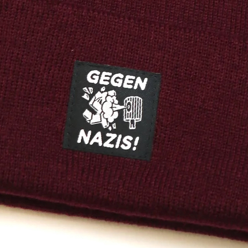 Underpressure-Beanie-Gegen-Nazis-burgundy-2.jpg