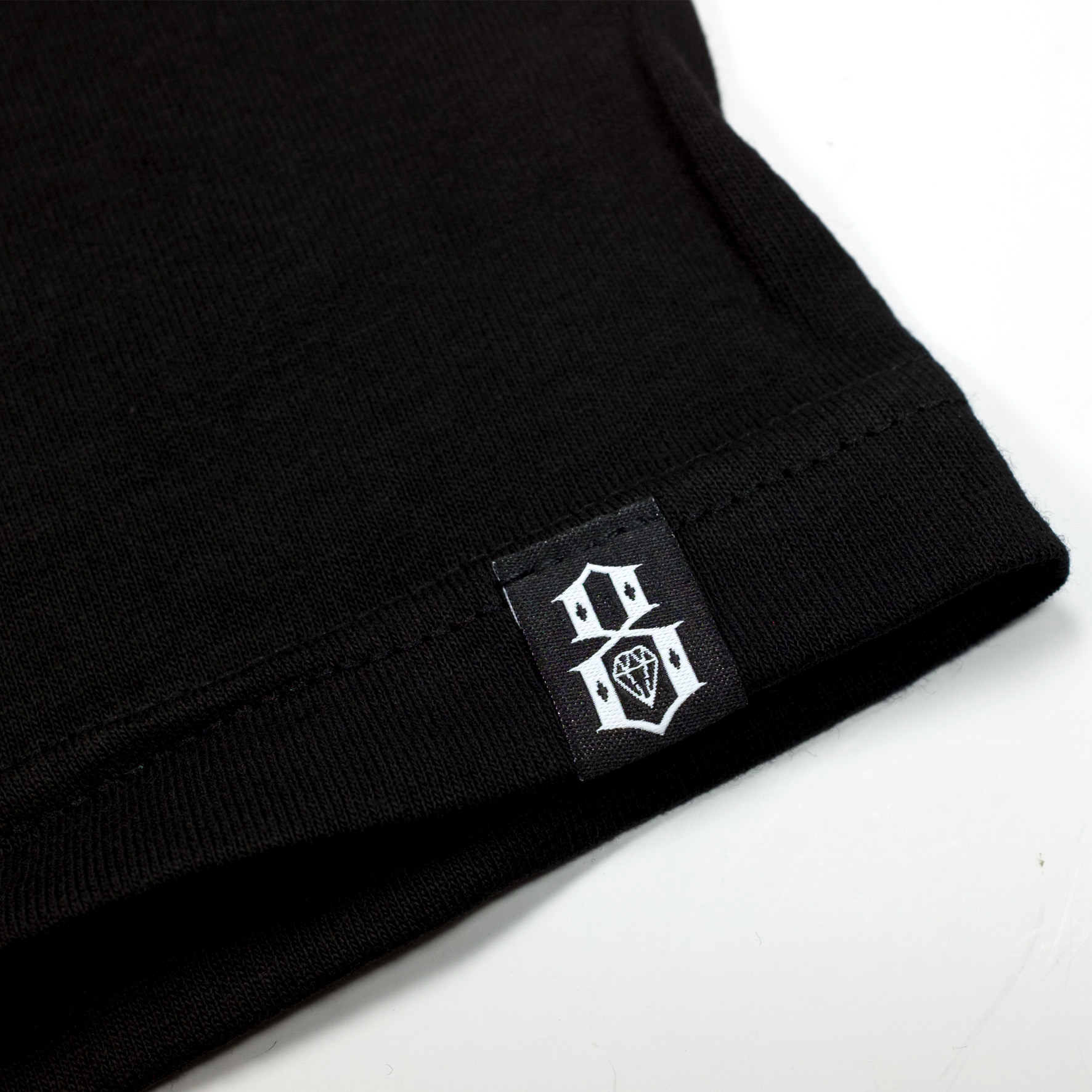 dalmae-tshirt-blk-detail2.jpg