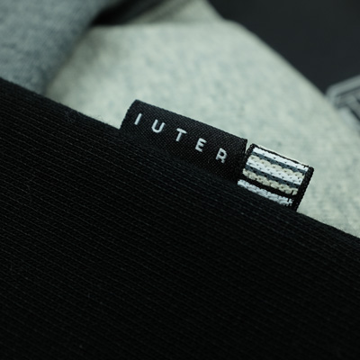 iuter-sweater-rule-dark-grey-detail3.jpg