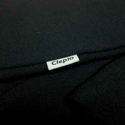 sweater-woozercrew-black-detail2.jpg