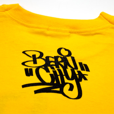 tshirt-bern-city-tag-yellow-black-detail1.jpg