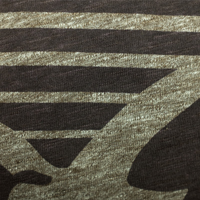 tshirt-vintage-print-brown-detail2.jpg